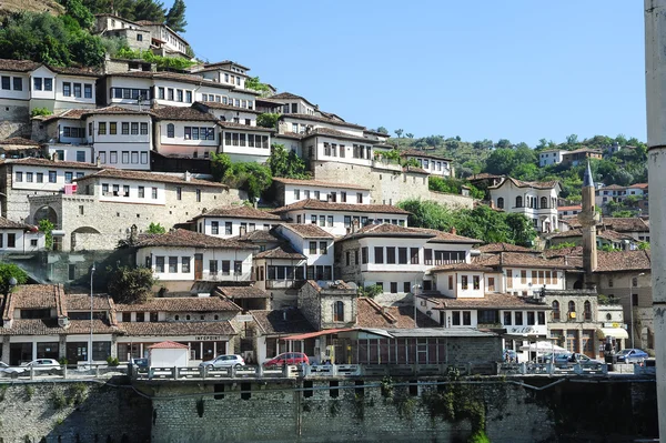 Las antiguas casas de Berat en Albania — Foto de Stock