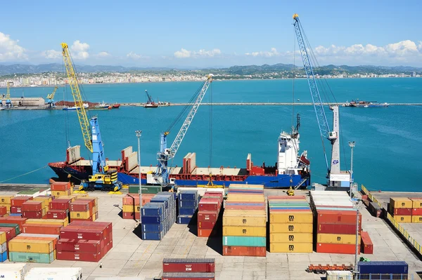 El puerto comercial de Durres — Foto de Stock