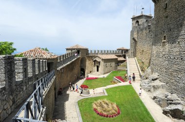 Borgo Maggiore, San Marin La Rocca fortless gelen turist