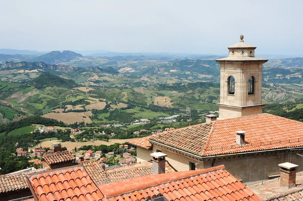 Der blick vom borgo maggiore in san marino — Stockfoto