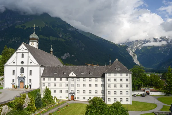 スイス連邦共和国でエンゲルベルク修道院 — ストック写真