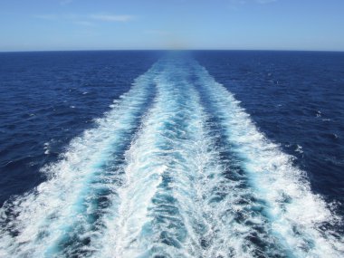 bir cruisership dalgaları