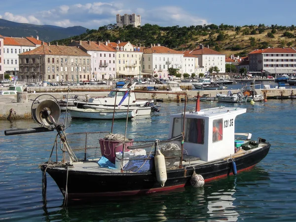 Haven van het oude deel aan senj over Kroatië — Stockfoto