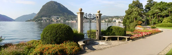 De baai van het meer van lugano — Stockfoto