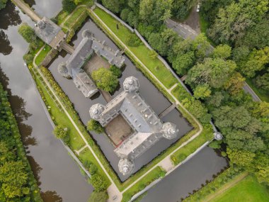 Almanya 'daki Crottorf Watercastle' da insansız hava aracı görüntüsü