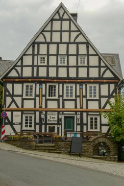 Almanya 'daki geleneksel Freudenburg evi.