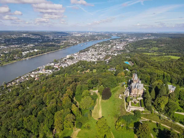 Θέα Drone Στο Κάστρο Drachenburg Πάνω Από Koenigswinter Στη Γερμανία — Φωτογραφία Αρχείου