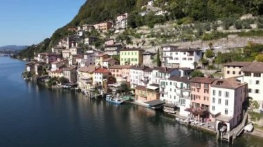 İsviçre 'nin italyan kesimindeki Lugano Gölü üzerindeki Gandria' da insansız hava aracı görüntüsü