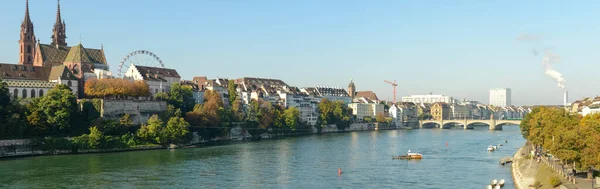Sviçre Basel Deki Ren Nehri Manzarası — Stok fotoğraf