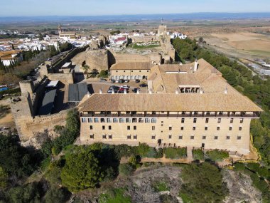 İspanya 'nın Endülüs kentindeki Carmona kasabasında insansız hava aracı görüntüsü