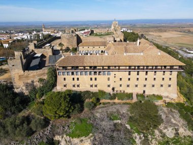 İspanya 'nın Endülüs kentindeki Carmona kasabasında insansız hava aracı görüntüsü