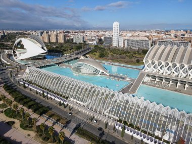 İspanya 'nın Valencia şehrinde mimar Santiago Calatrava' nın sanat ve bilim insansız hava aracı görüntüsü