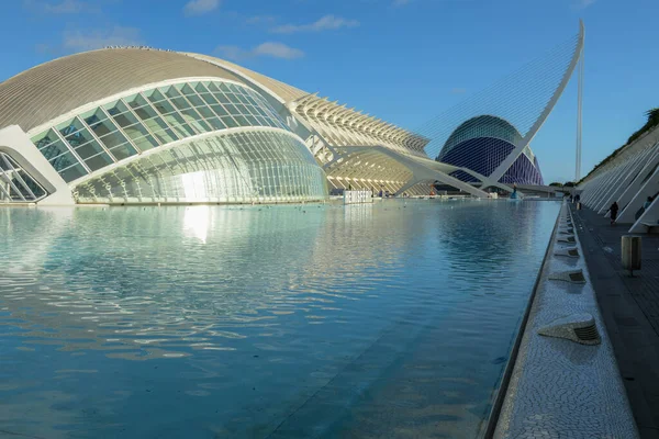 スペインのバレンシアで建築家サンティアゴ カラトラバの芸術科学都市 — ストック写真