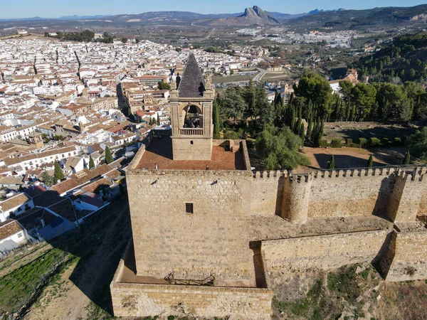 İspanya 'nın Endülüs kentindeki Antequera kasabasında insansız hava aracı görüntüsü