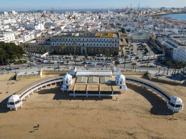 İspanya 'daki Cadiz kasabasında insansız hava aracı görüntüsü