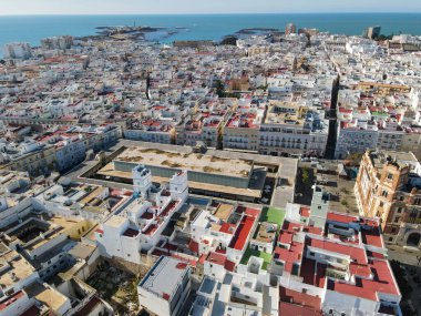 İspanya 'daki Cadiz kasabasında insansız hava aracı görüntüsü