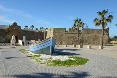 Cadiz, İspanya - 8 Ocak 2021: İspanya Cadiz 'deki Santa Catalina kalesinde