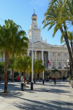 Cadiz, İspanya - 8 Ocak 2021: İspanya 'nın Endülüs kentindeki Cadiz belediye binasında