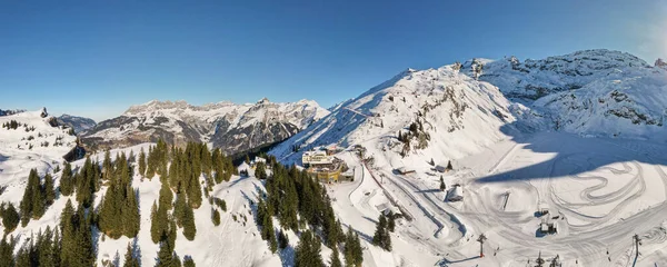 Vista Drone Estação Truebsee Sobre Engelberg Nos Alpes Suíços — Fotografia de Stock