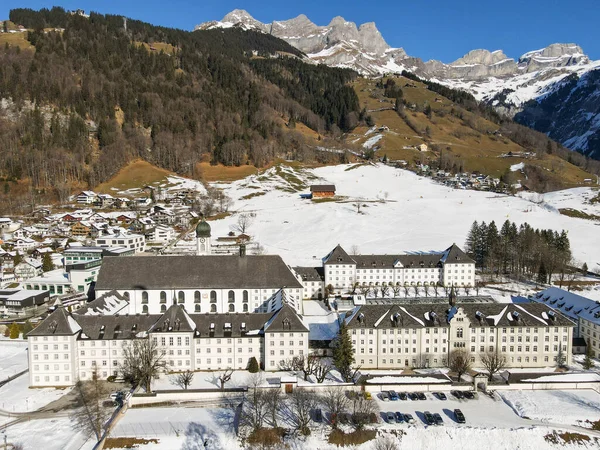 Pohled Benediktinský Klášter Engelberg Švýcarských Alpách — Stock fotografie