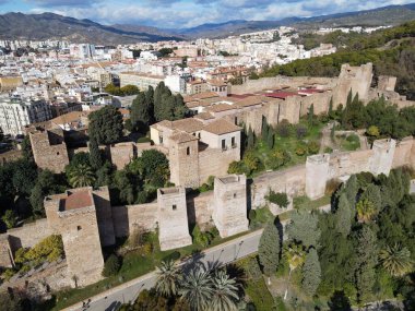 İspanya 'daki Malaga Alcazaba kalesinde insansız hava aracı görüntüsü