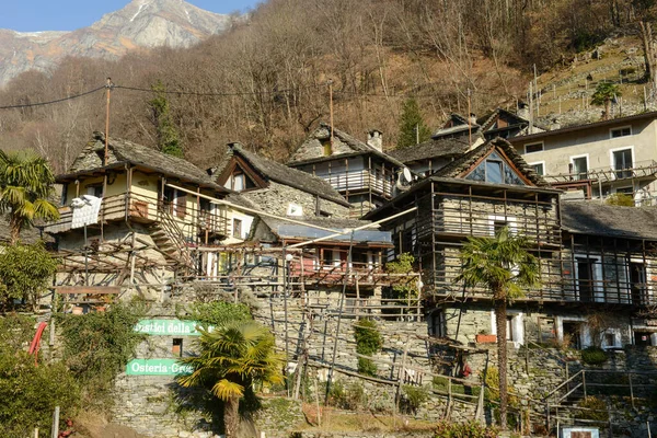 Village Rural Berzona Sur Vallée Verzasca Sur Partie Italienne Suisse — Photo