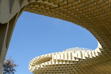 Seville, İspanya - 1 Ocak 2021: İspanya 'nın Endülüs kentindeki Sevilla' da Metropol Şemsiye Binası