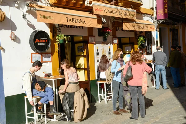 Sevilla Španělsko Ledna 2021 Lidé Jedí Restauraci Seville Andalusii Španělsku — Stock fotografie