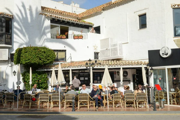 Puerto Banus Spain January 2022 People Drinking Restaurant Puerto Banus — Stock Photo, Image