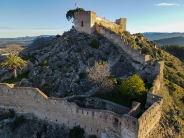 İspanya 'daki Xativa şatosunun insansız hava aracı görüntüsü
