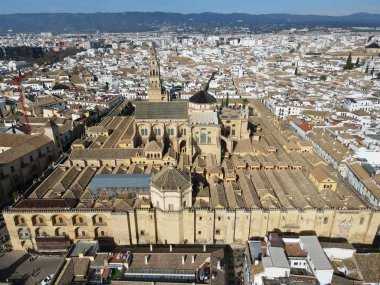 İspanya 'da Endülüs' teki Cordova 'da insansız hava aracı görüntüsü