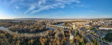İspanya 'da Endülüs' teki Cordova 'da insansız hava aracı görüntüsü