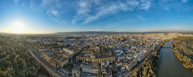 İspanya 'da Endülüs' teki Cordova 'da insansız hava aracı görüntüsü
