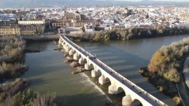 İspanya 'da Endülüs' teki Cordova 'da insansız hava aracı görüntüsü