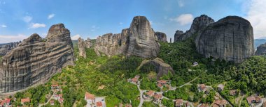 Yunanistan Meteor 'daki Kastraki kasabasında insansız hava aracı görüntüsü