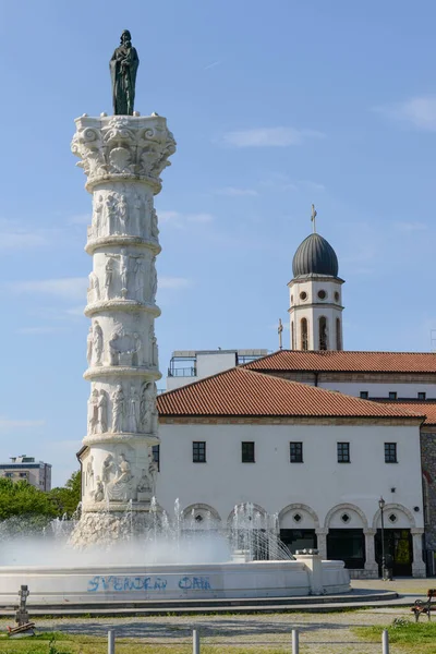 Brunnen Und Kirche Skopje Auf Mazedonien — Stockfoto