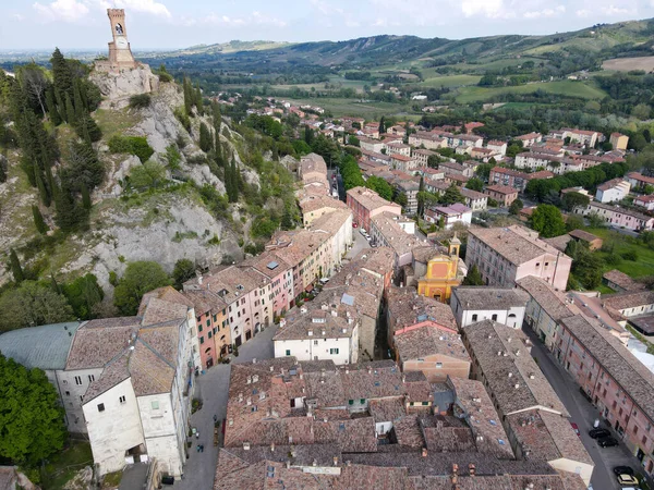 イタリアのブリシゲッラの歴史的な村でのドローンビュー — ストック写真
