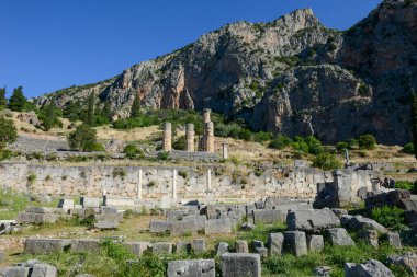 Yunanistan 'daki Delfi arkeoloji sahasına bak