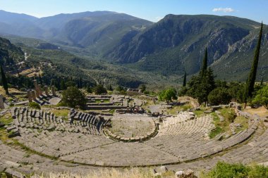 Yunanistan 'daki Delfi arkeoloji sahasına bak