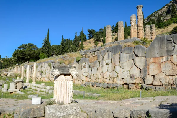 Θέα Στον Αρχαιολογικό Χώρο Της Δελφής Στην Ελλάδα — Φωτογραφία Αρχείου