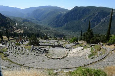 Yunanistan 'daki Delfi arkeoloji sahasına bak