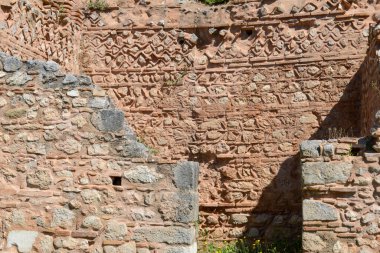 Yunanistan 'daki Delfi arkeoloji sahasında taş duvar