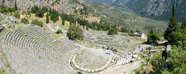 Yunanistan 'daki Delfi arkeoloji sahasına bak