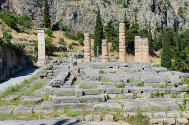 Yunanistan 'daki Delfi arkeoloji sahasına bak
