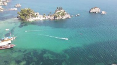 Yunanistan 'daki Parga adlı turistik köyde insansız hava aracı manzarası
