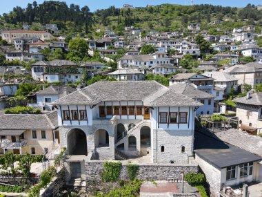 Arnavutluk 'un Cirokastra kentinde insansız hava aracı görüntüsü, Unesco dünya mirası