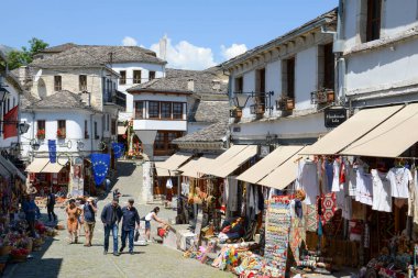 Cirokastra, Arnavutluk - 13 Mayıs 2022: Arnavutluk 'un Cirokastra kentine bakın