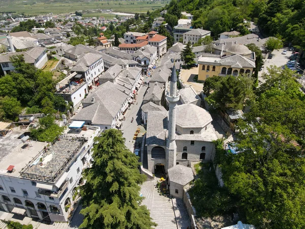 アルバニアのジロカストラの町でのドローンビュー ユネスコ世界遺産 — ストック写真