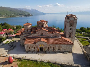 Makedonya 'daki Ohri Aziz Clement manastırında insansız hava aracı görüşü