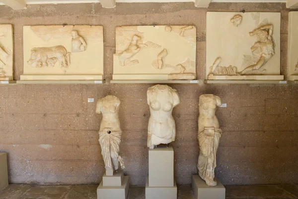 Statues Museum Ancient Corinth Greece — Stockfoto